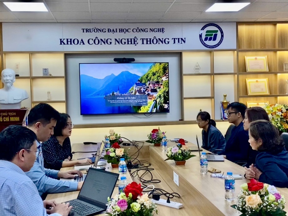GISTDA đến thăm trường Đại học Công nghệ, Đại học Quốc gia Hà Nội